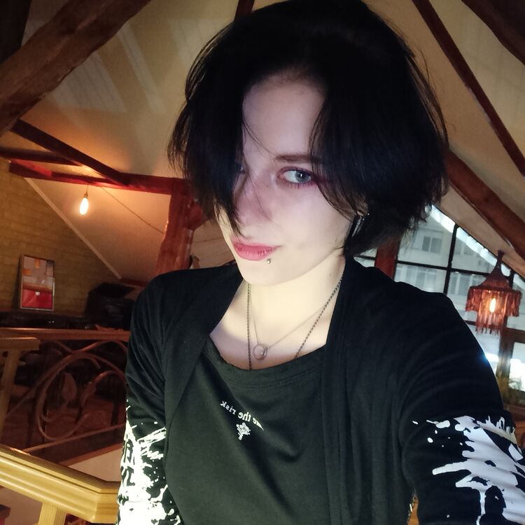  33584775  Katya, 22 ,    