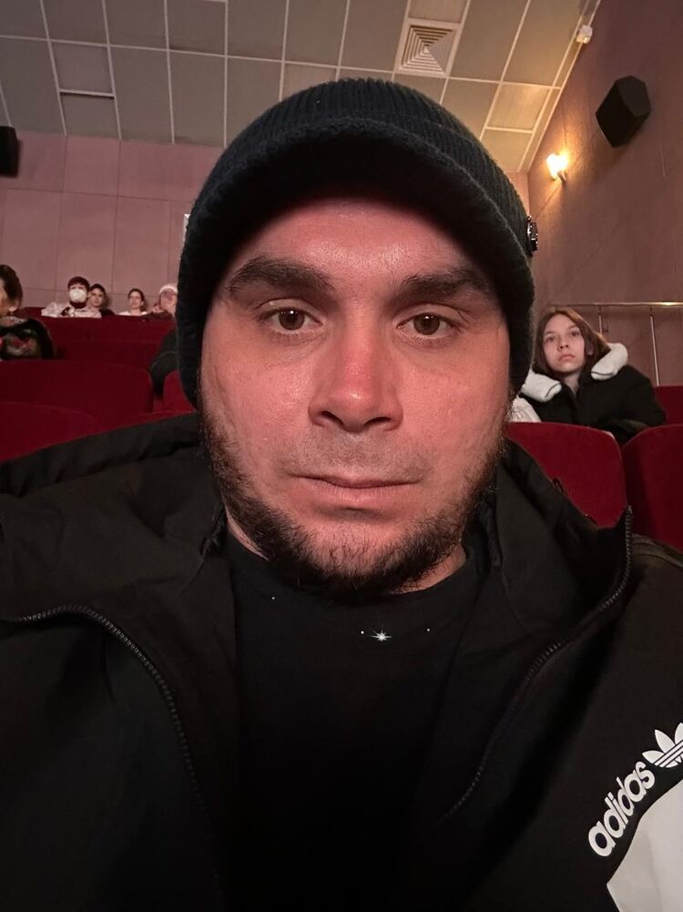  ,   Alex, 32 ,   ,   