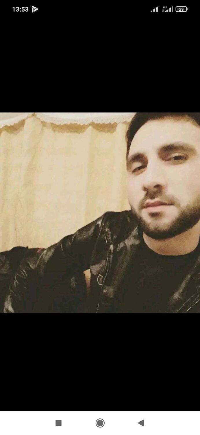  23733075  Ilyas, 29 ,    