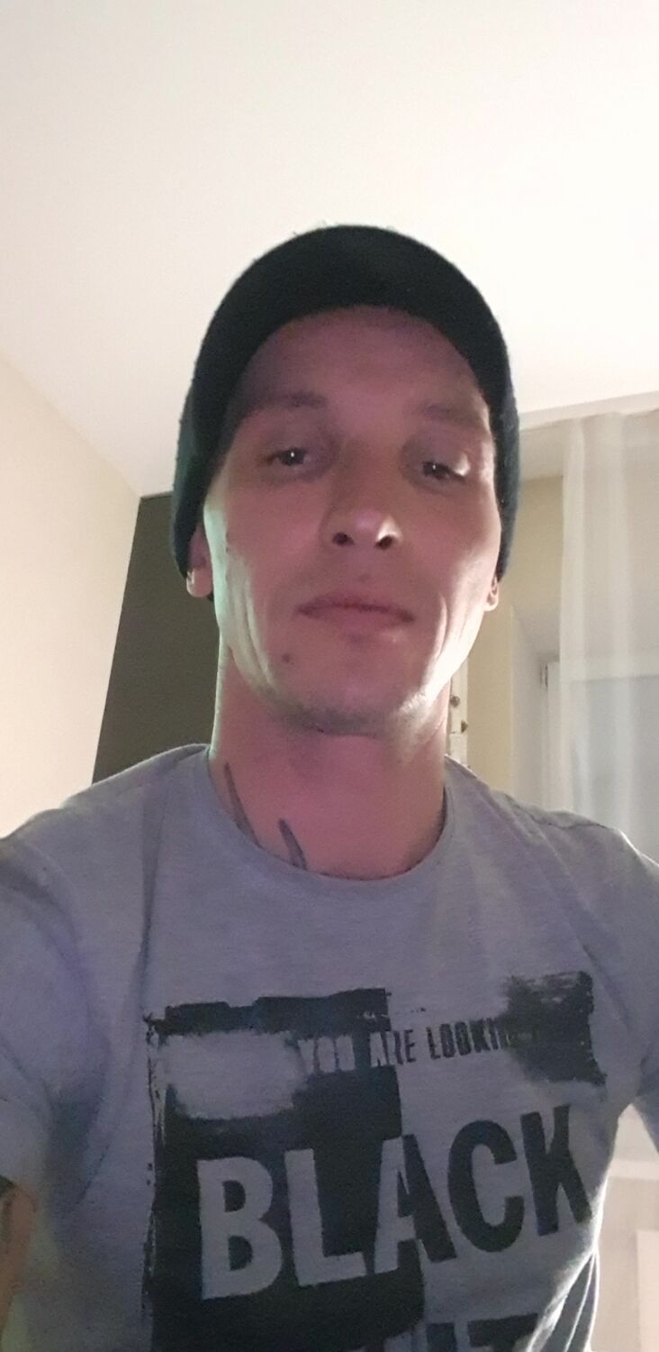  25838965  , 39 ,    