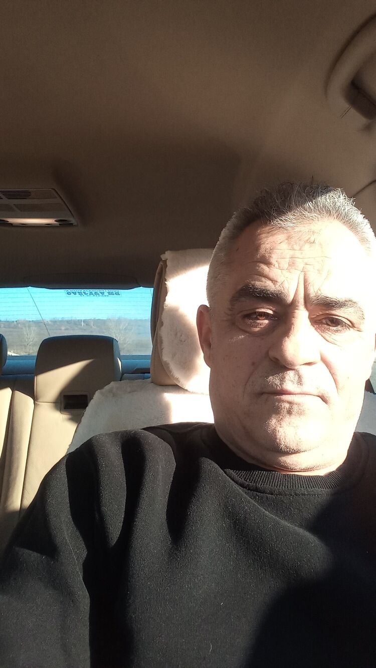 45711995  Nenad, 51 ,    