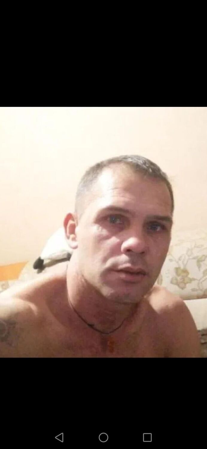  ,   Viktor, 47 ,   ,   