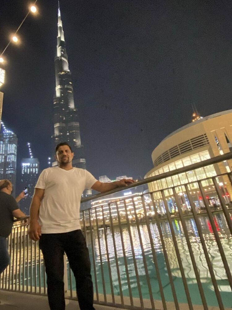  54718065  Patrik, 39 ,    