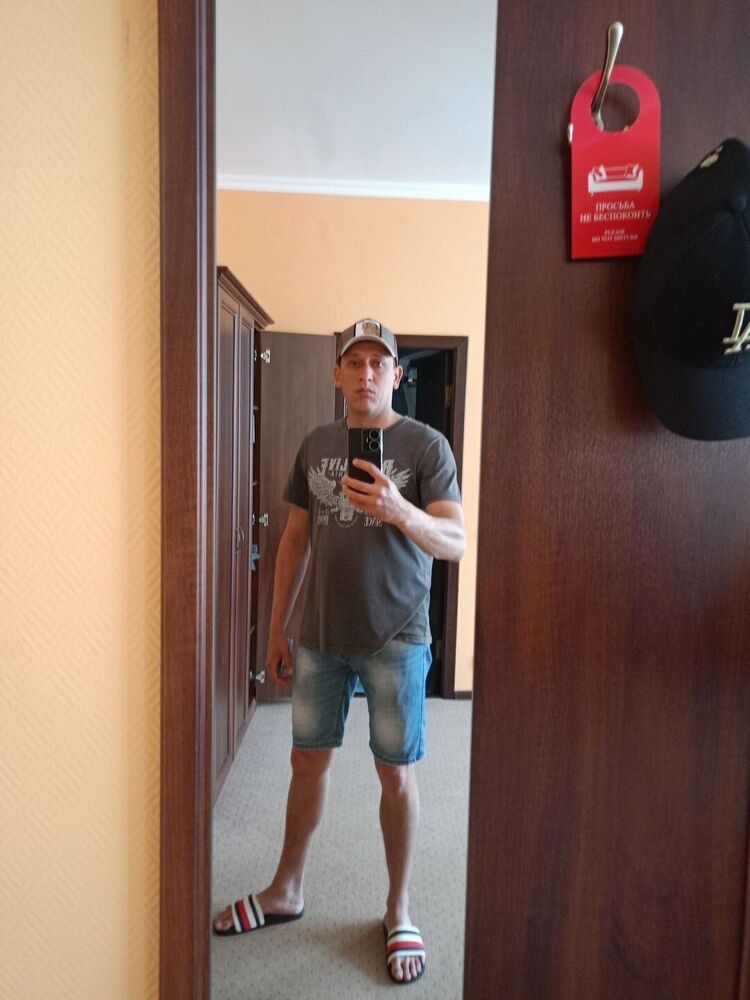  --,   Mikhail, 40 ,   ,   