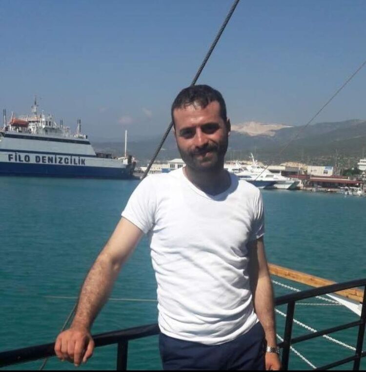  Cesme,   Cengiz, 40 ,   ,   