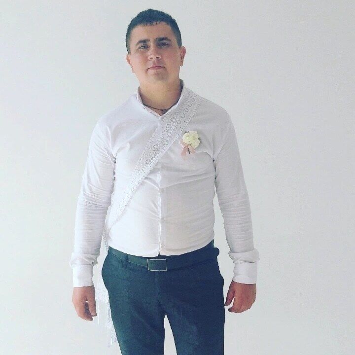  33737975  Denis, 30 ,    