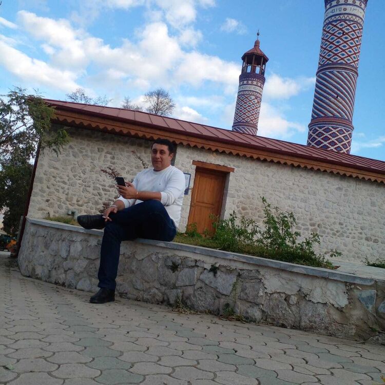  43361025  Rihat, 46 ,    