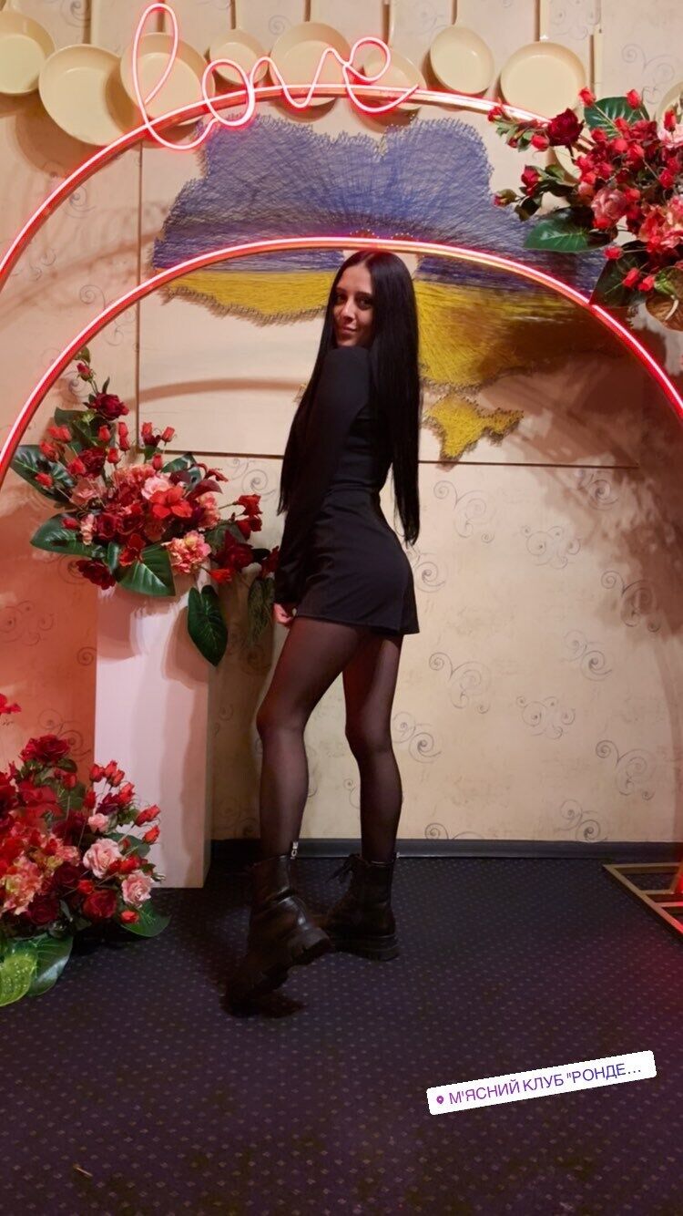  ,   Diana, 25 ,   ,   