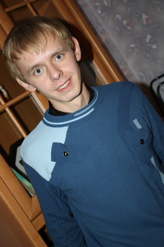  4832635  Andrew, 34 ,    