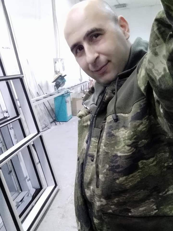  23031685  , 42 ,    