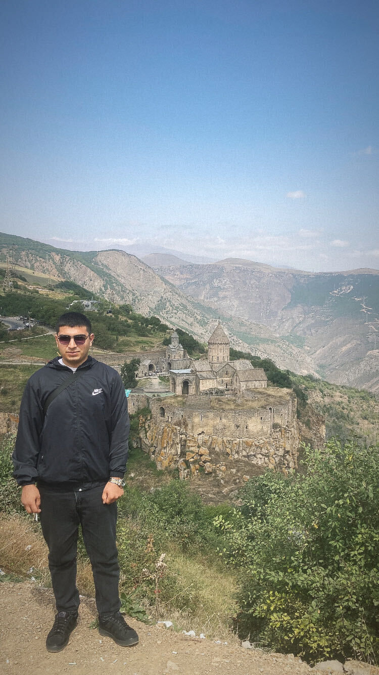  46168225  Vardan, 23 ,    