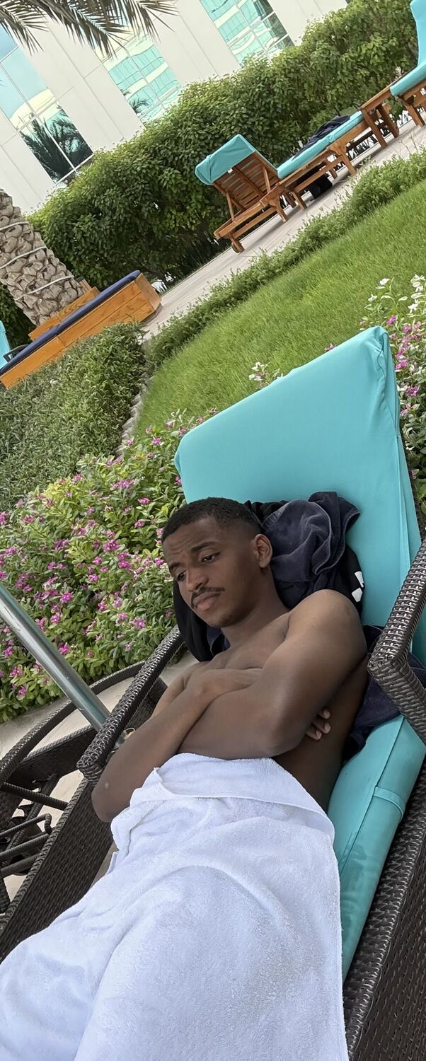  53867485  Moucbi, 21 ,    