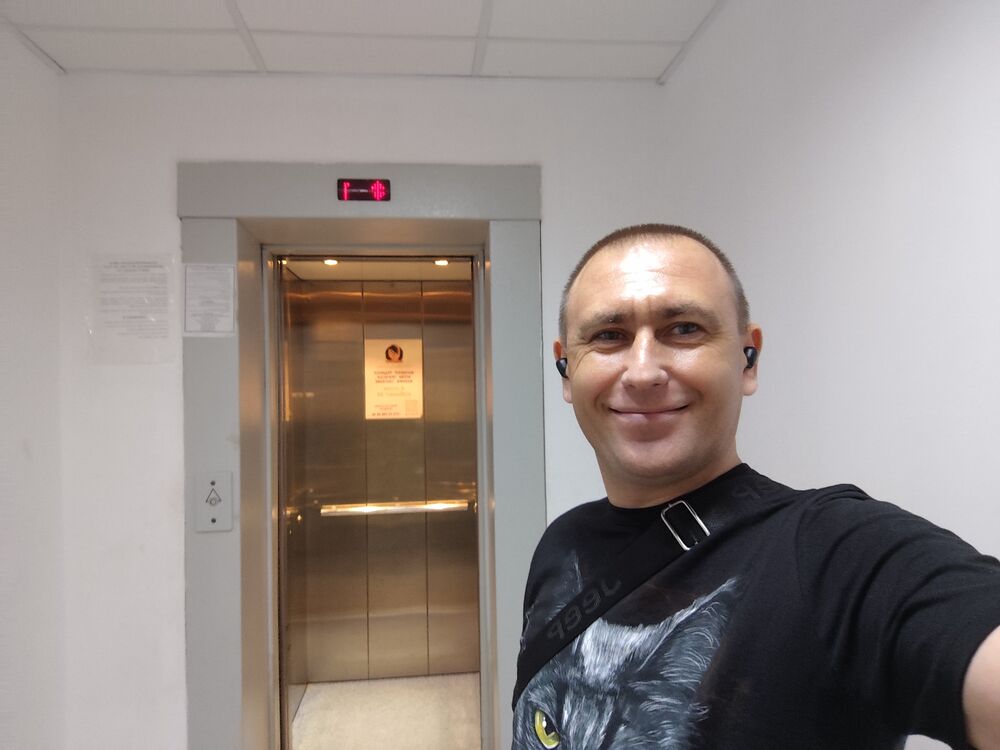  46077605  Leonid, 43 ,    