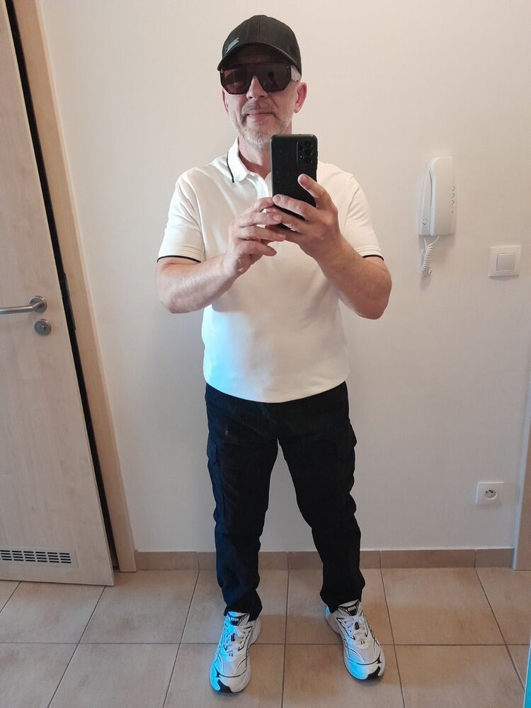  52389575  Velislav, 50 ,    Praha