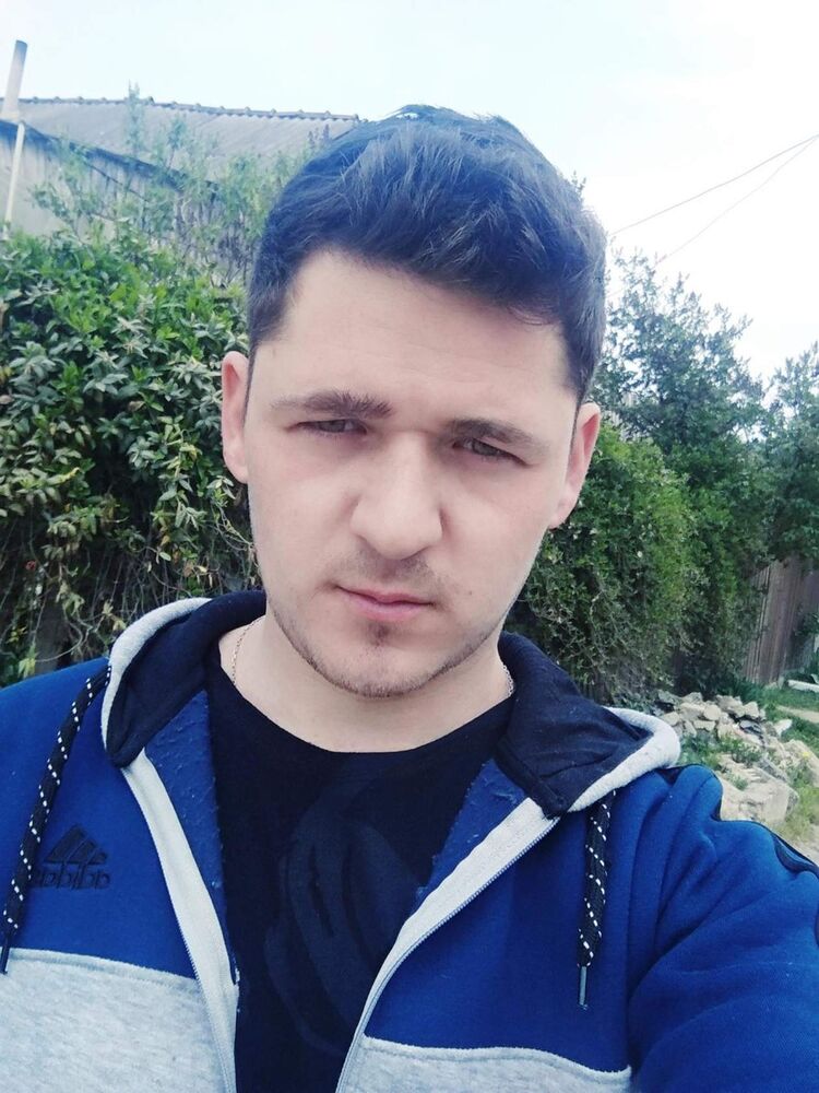  ,   Eugeniu, 33 ,     , c 