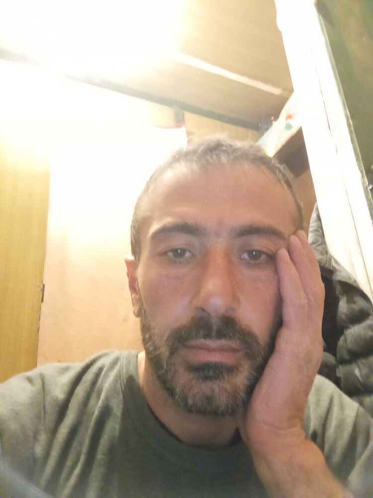  48167755  Artur, 42 ,    