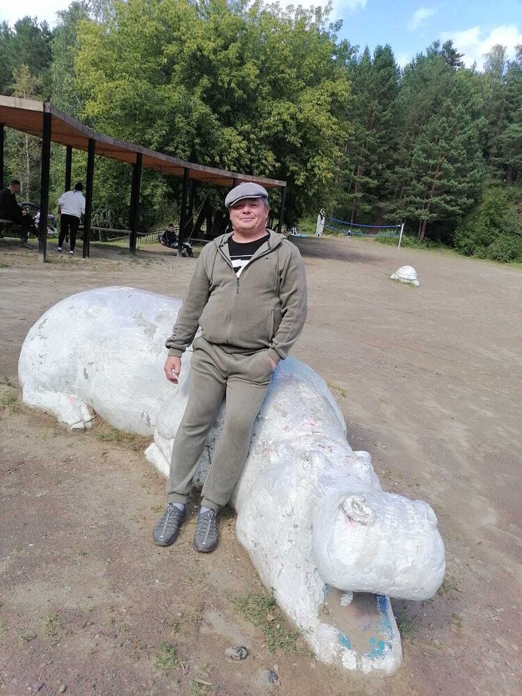  54199105  Aleksei, 47 ,    