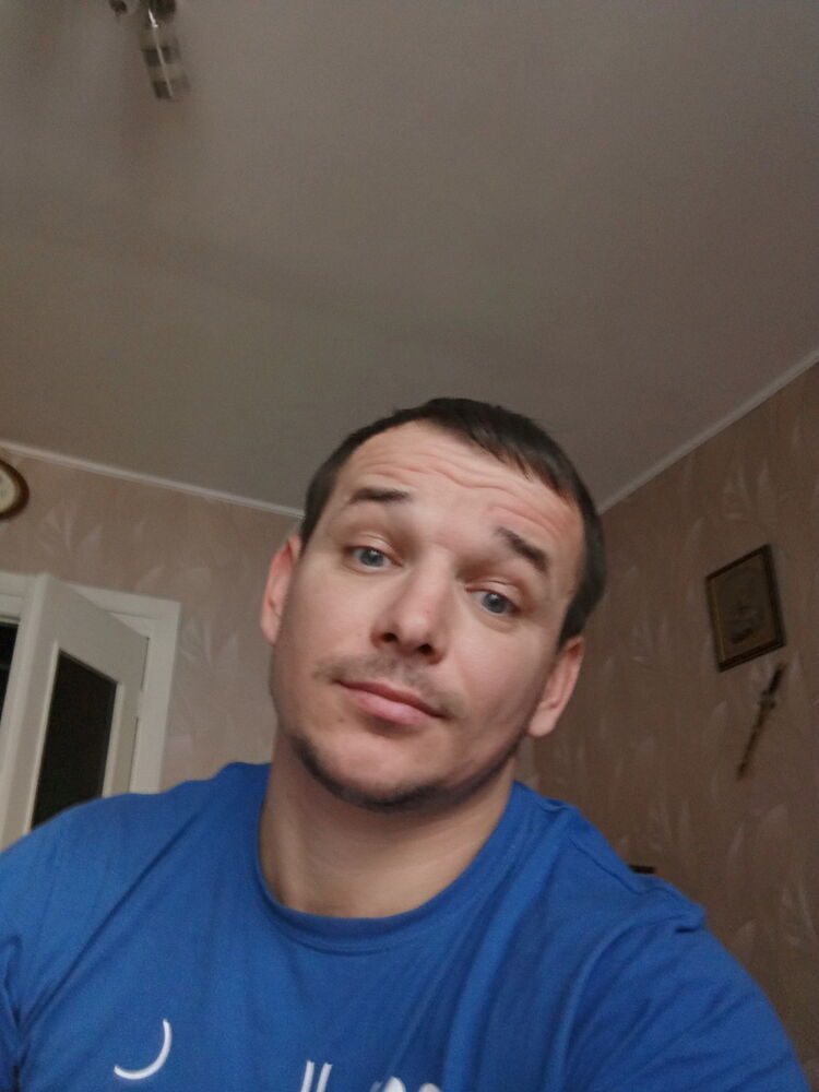  ,   Viktor, 45 ,   