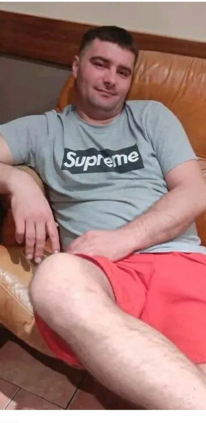  42262425  Sergei, 38 ,    