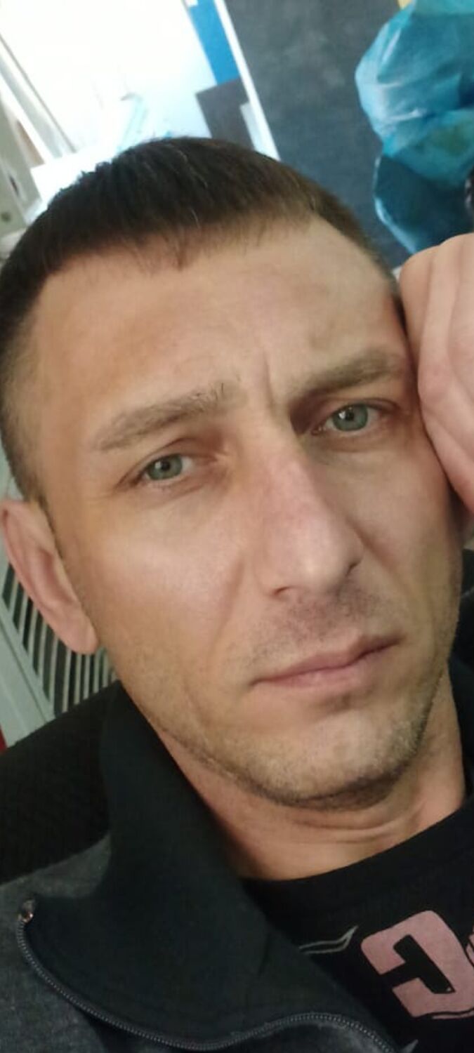  51160305  Vasily, 38 ,    