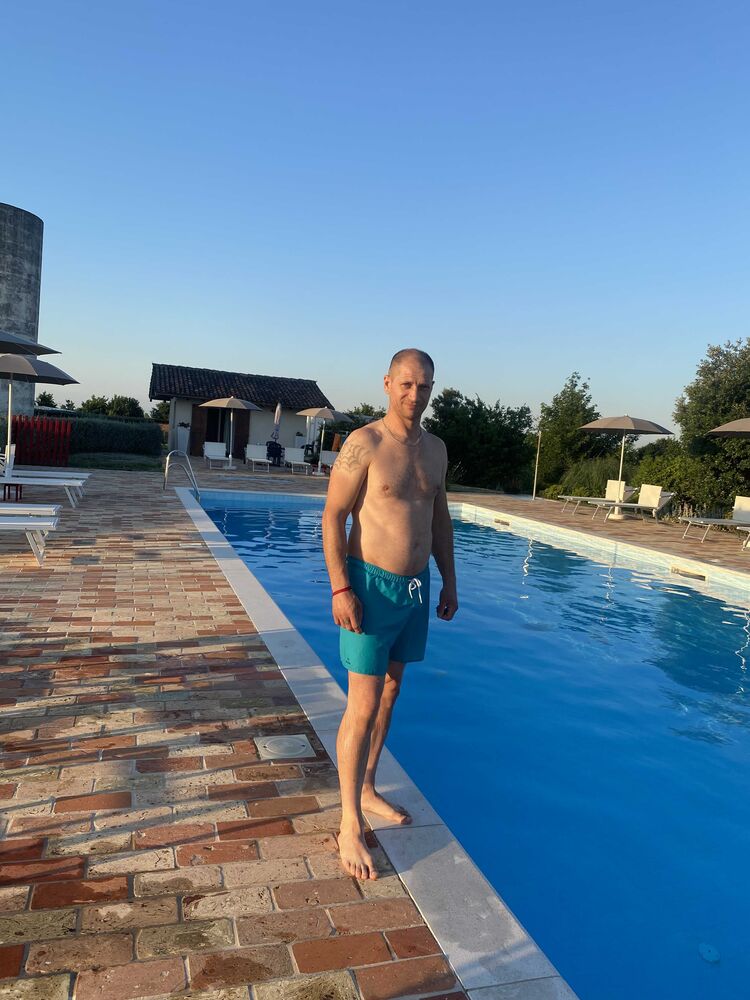  Desio,   , 49 ,   ,   