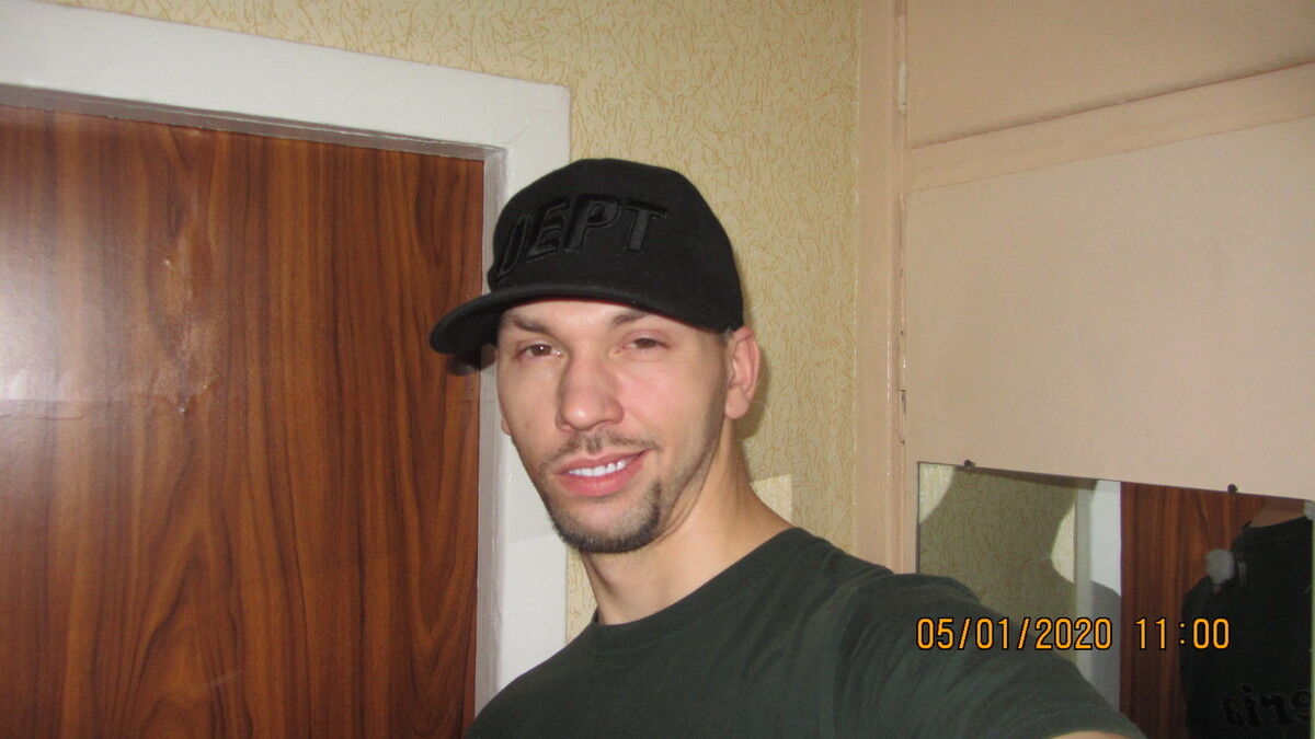  18674095  Andrey, 37 ,    