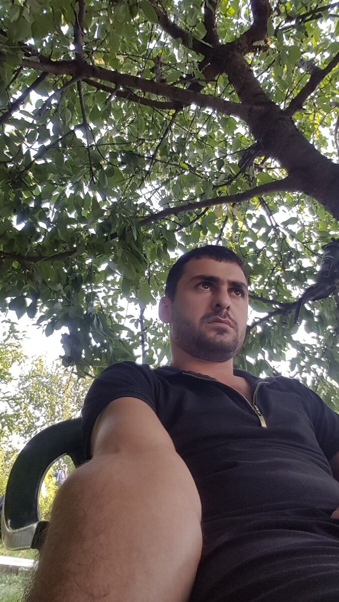  ,   ARSEN  yan, 34 ,  