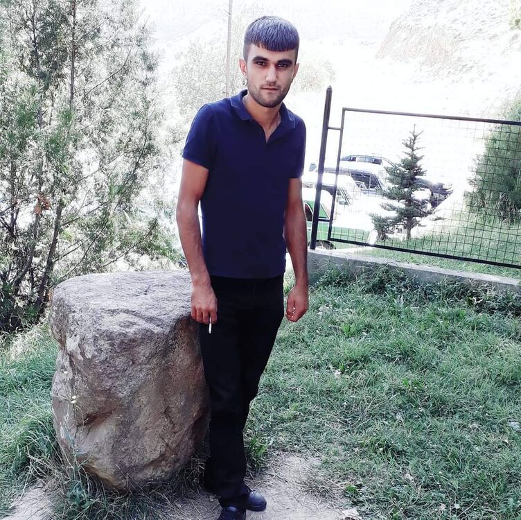  ,   Art Sargsyan, 27 ,   , c 