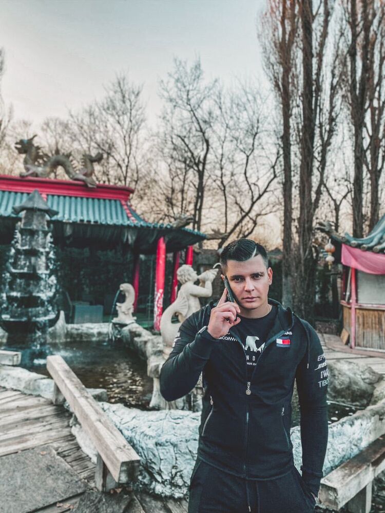  26615625  Alexan, 33 ,    