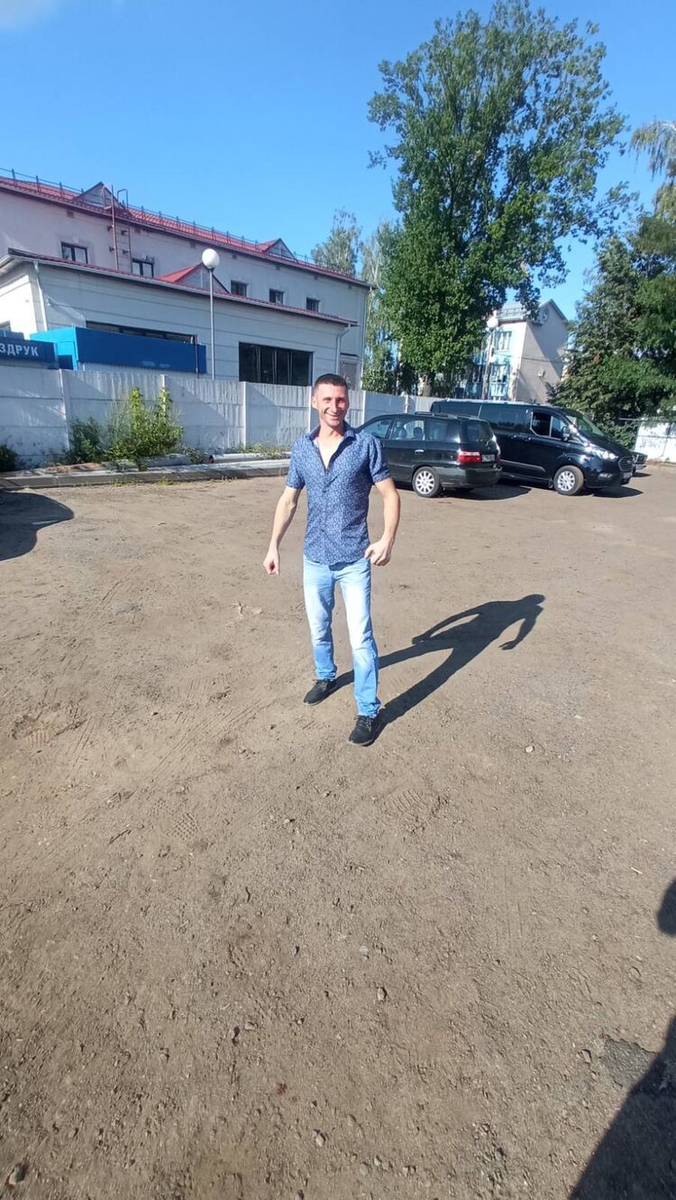  28334585  , 37 ,    