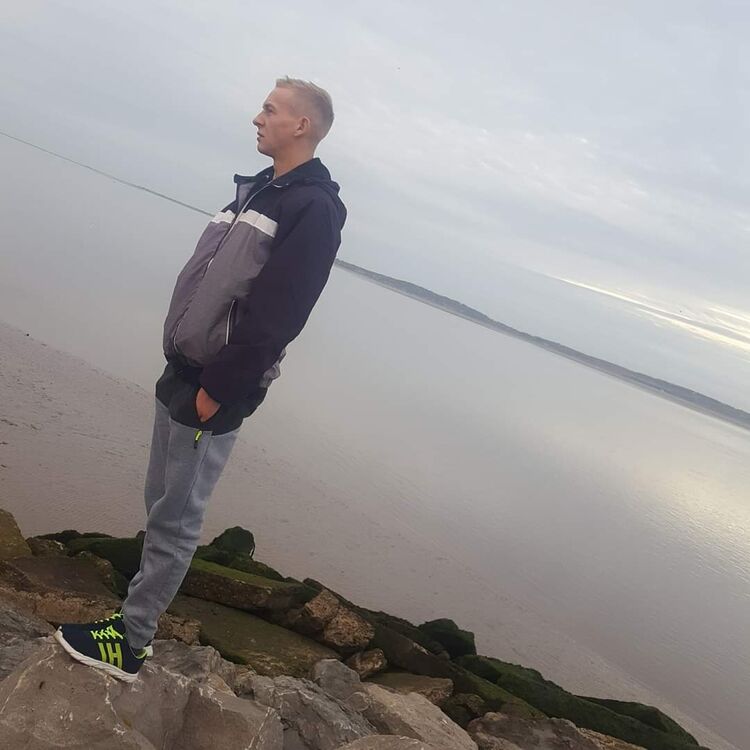  ,   Andrejs, 32 ,   ,   , c 