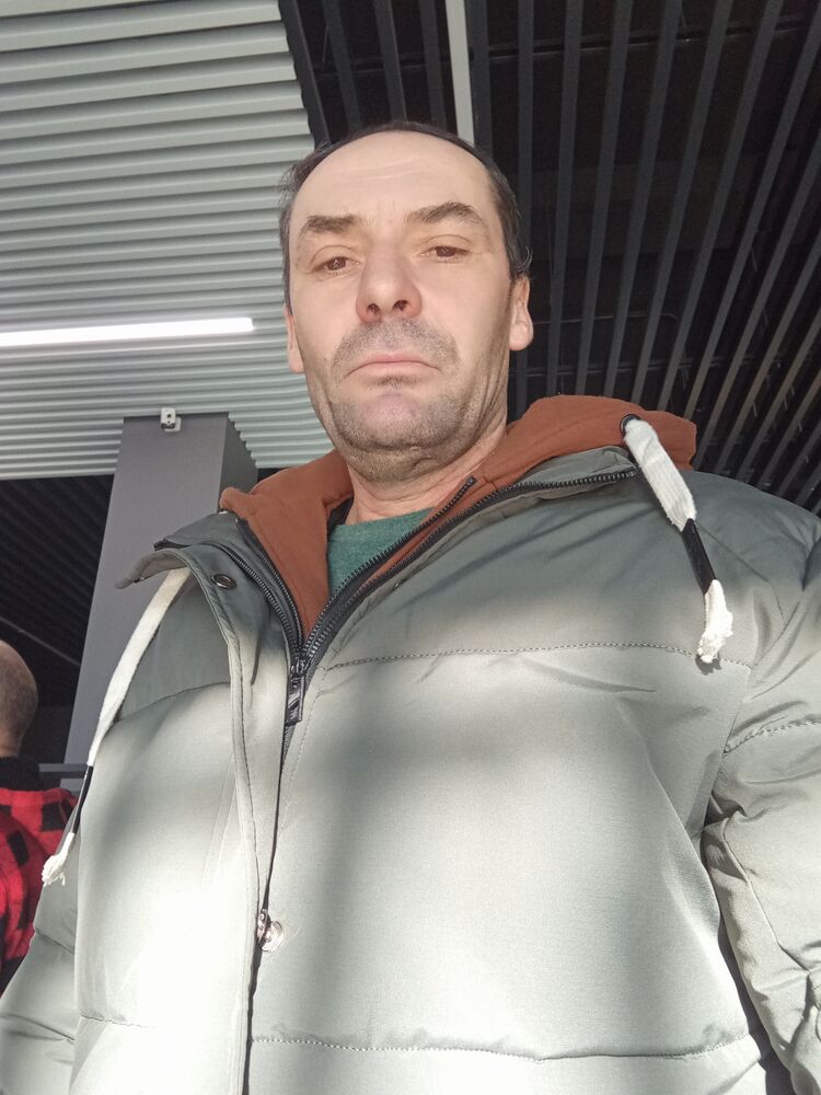  53477845  Slavic, 49 ,    