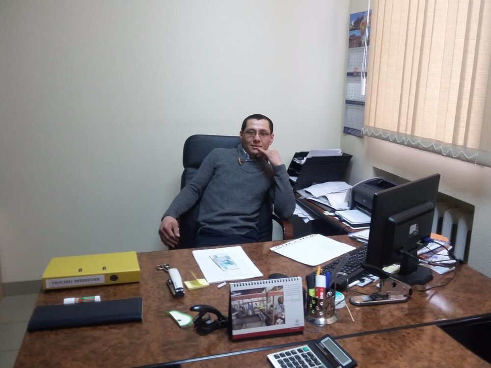  27645445  Lochinbek, 36 ,     