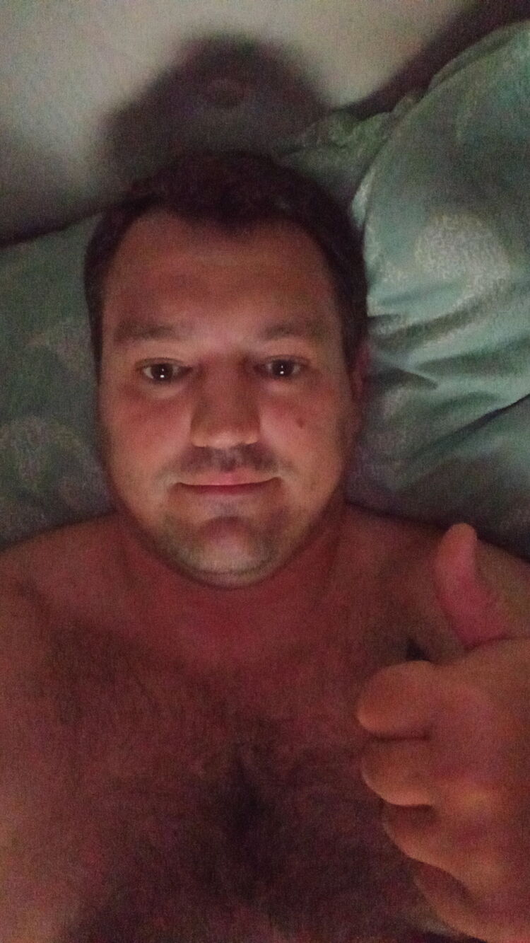  35798295  Denis, 33 ,    
