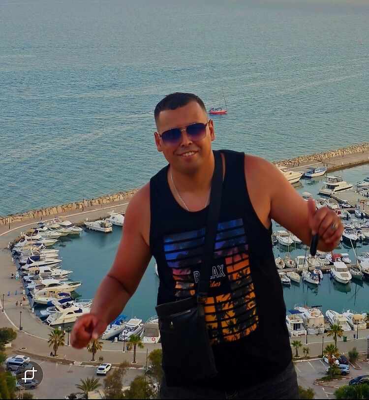  ,   Amir, 40 ,   ,   , c , 