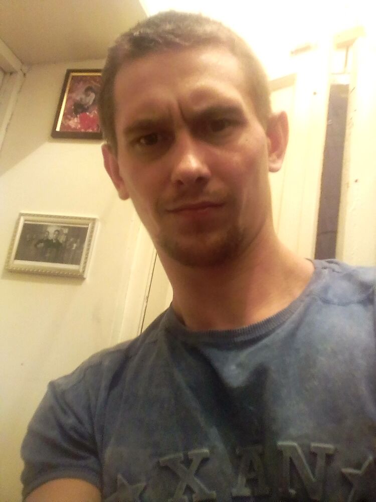  23368995  Oliver, 35 ,    
