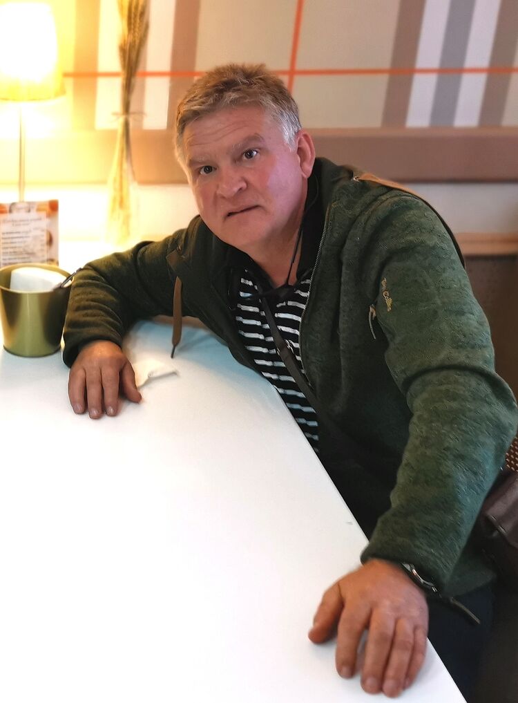  Bielefeld,   , 53 ,   c 