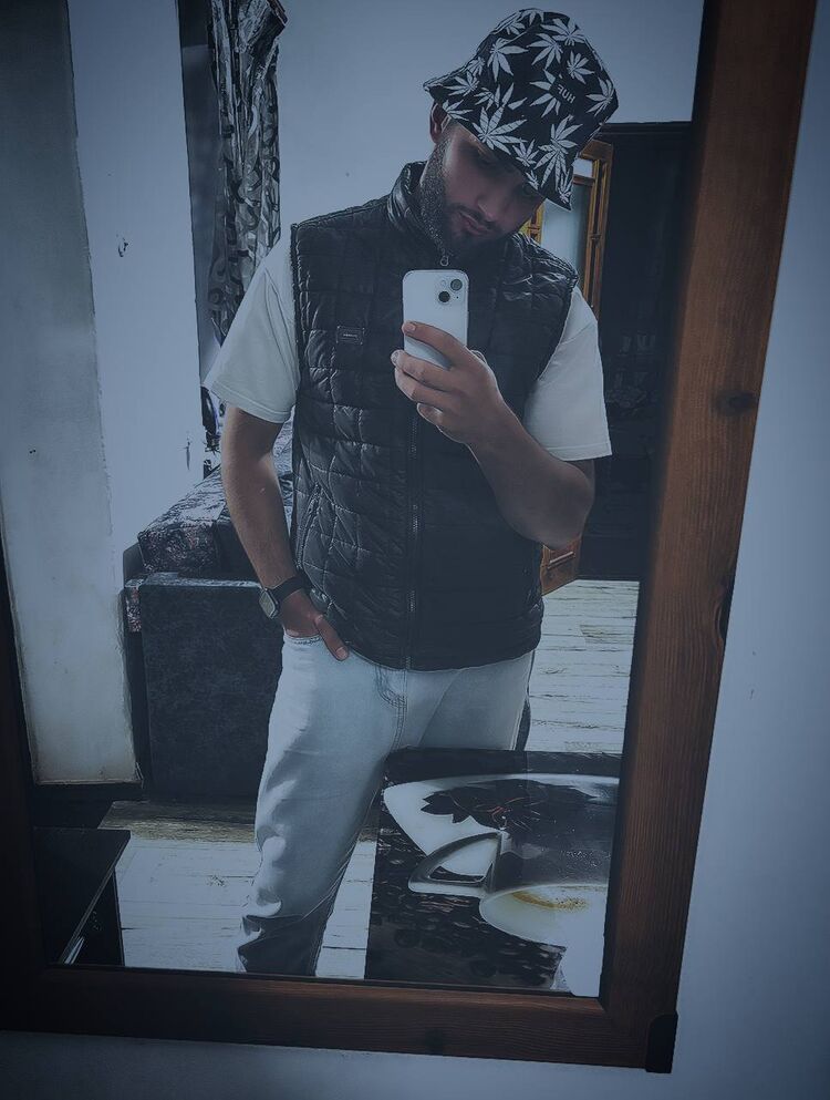  45448175  , 24 ,    