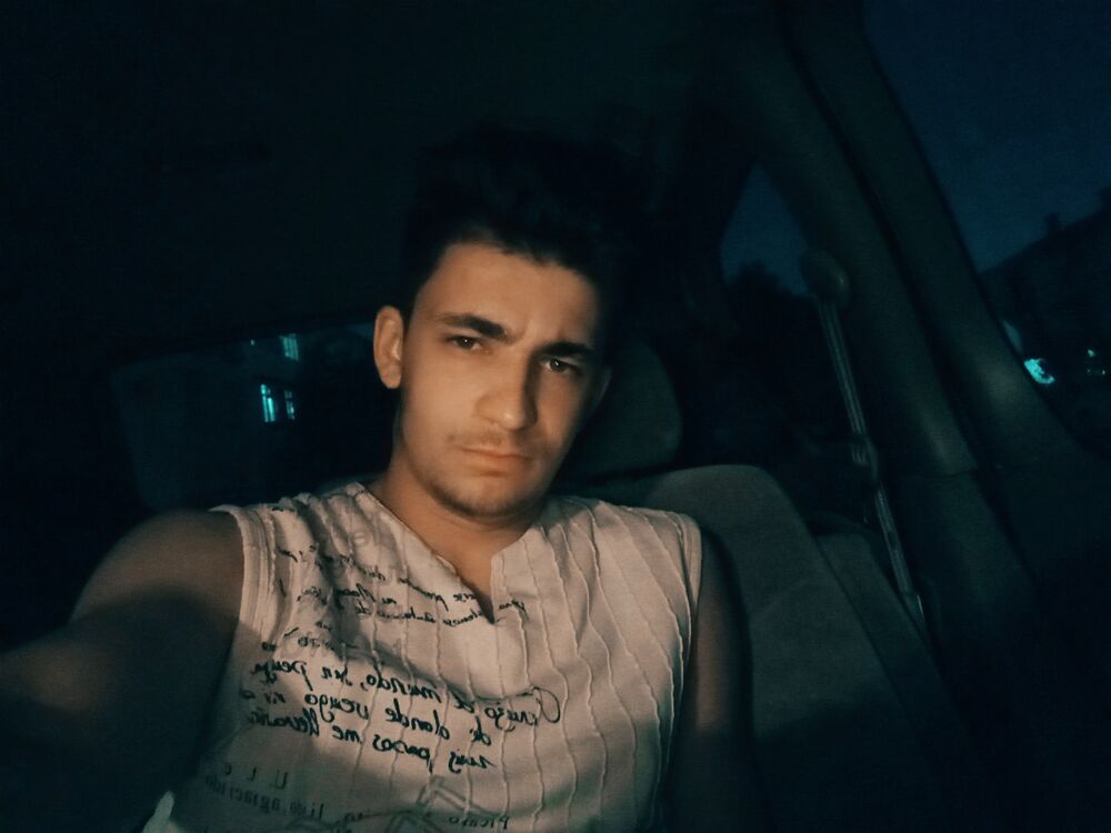  ,   Erik, 24 ,   ,   