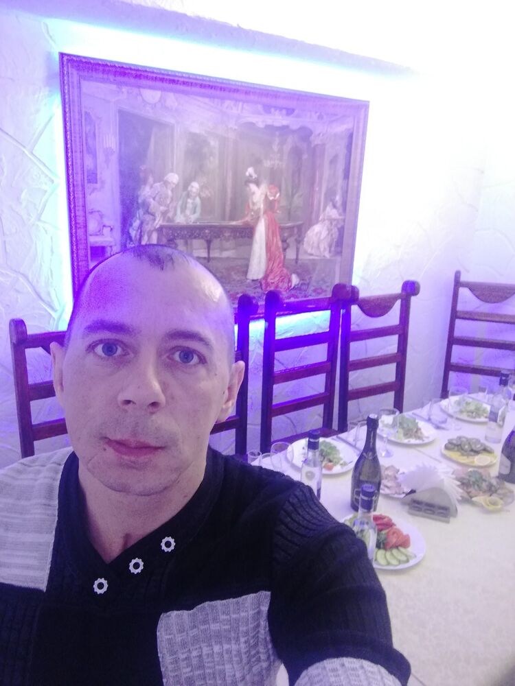  17002785  Alexander, 74 ,    