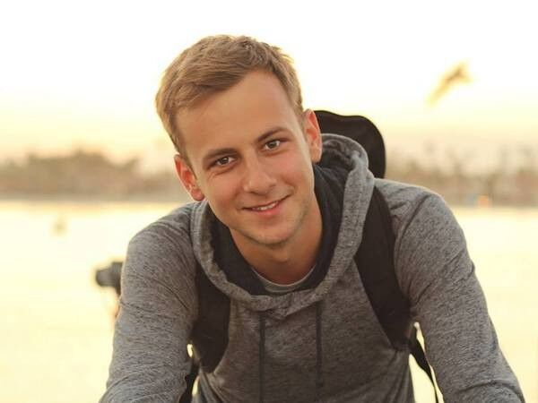  7818025  Serghei, 41 ,    