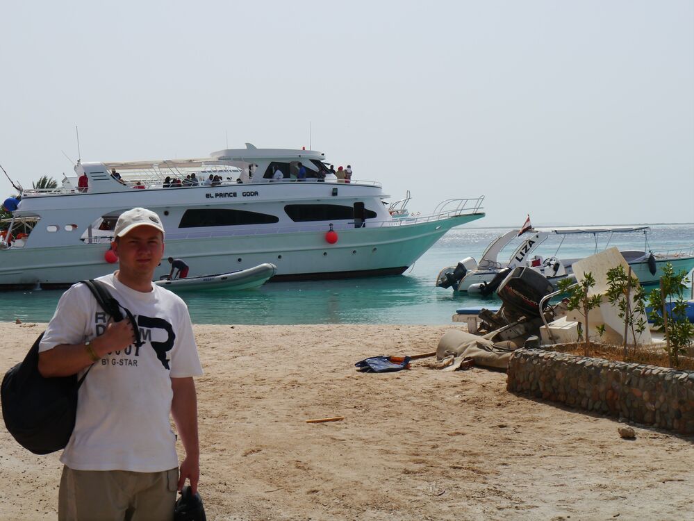  28772705  Andrey, 29 ,    