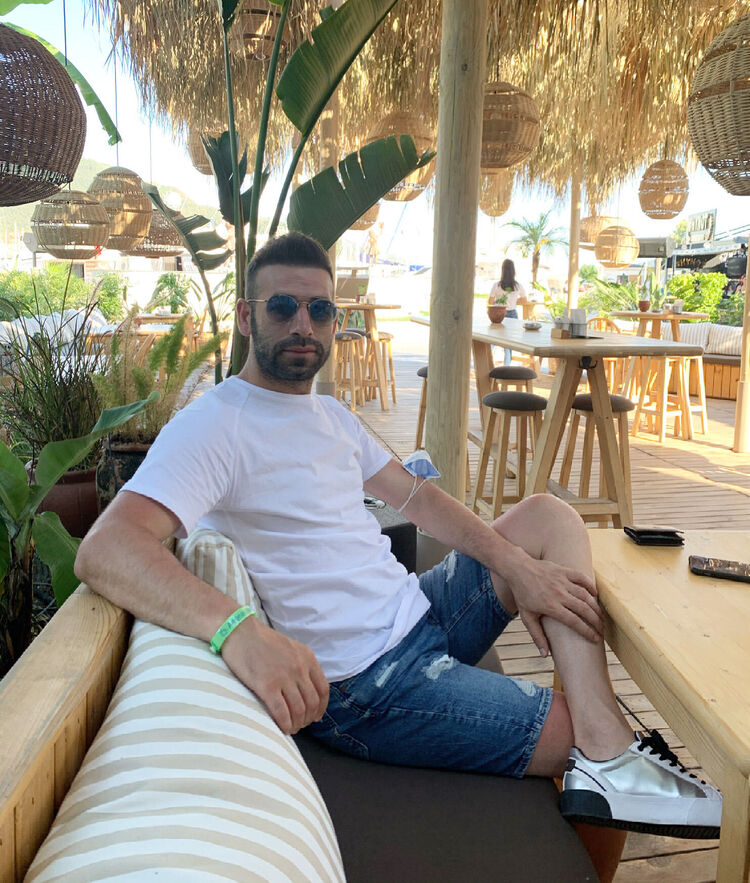  34840195  Emre, 36 ,    