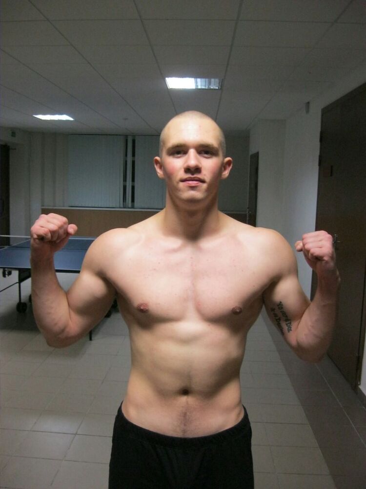  11029105  Maksim, 27 ,    
