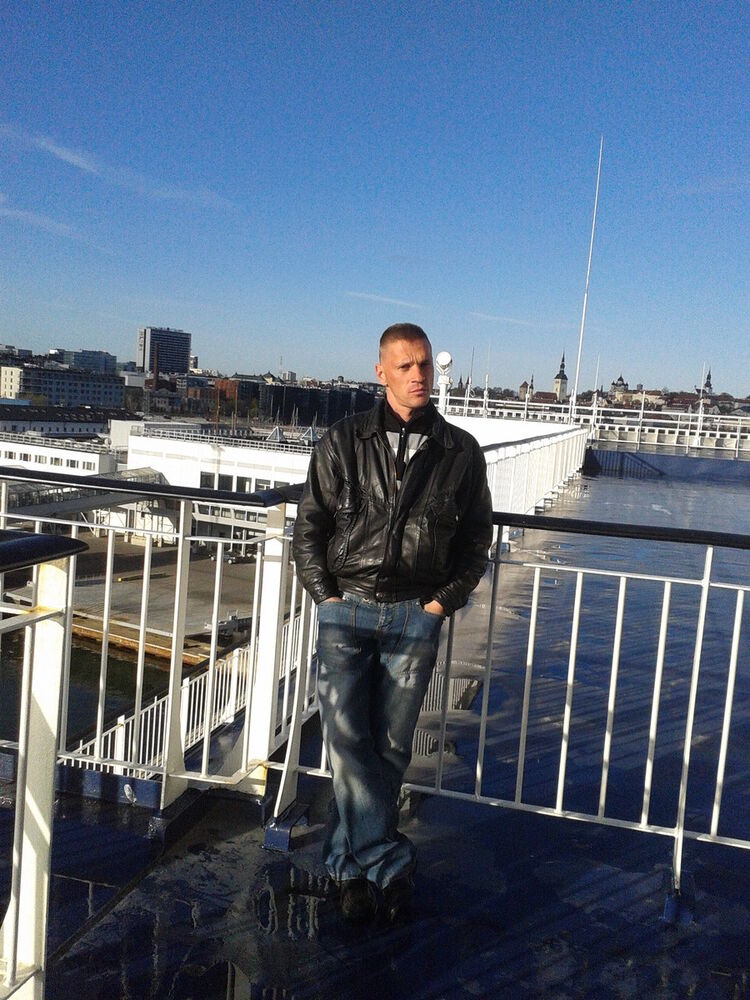  ,   Viktor, 46 ,     , c 