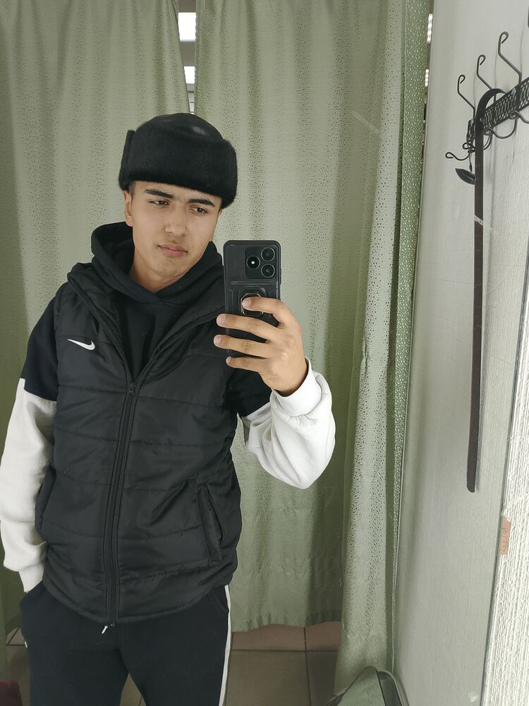  ,   Hojiakbar, 20 ,   ,   
