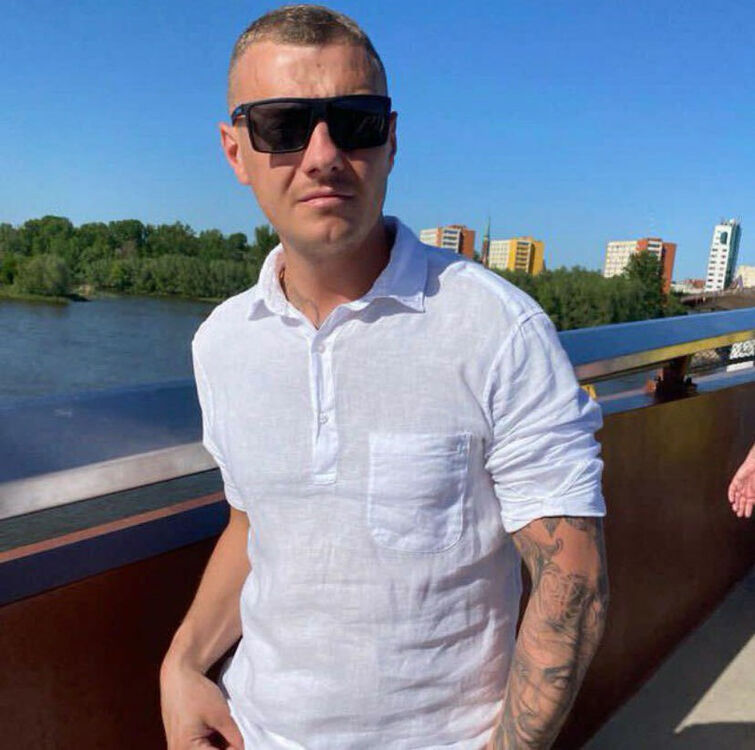  47890905  Andriy, 32 ,    