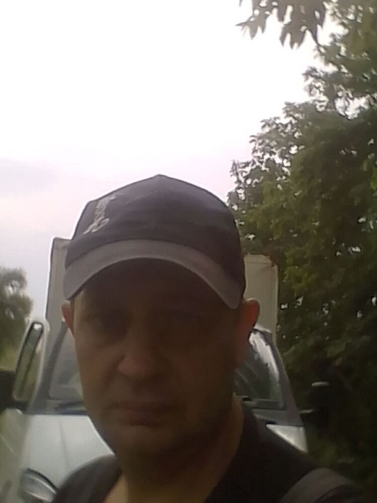  28172215  Sergei, 42 ,    