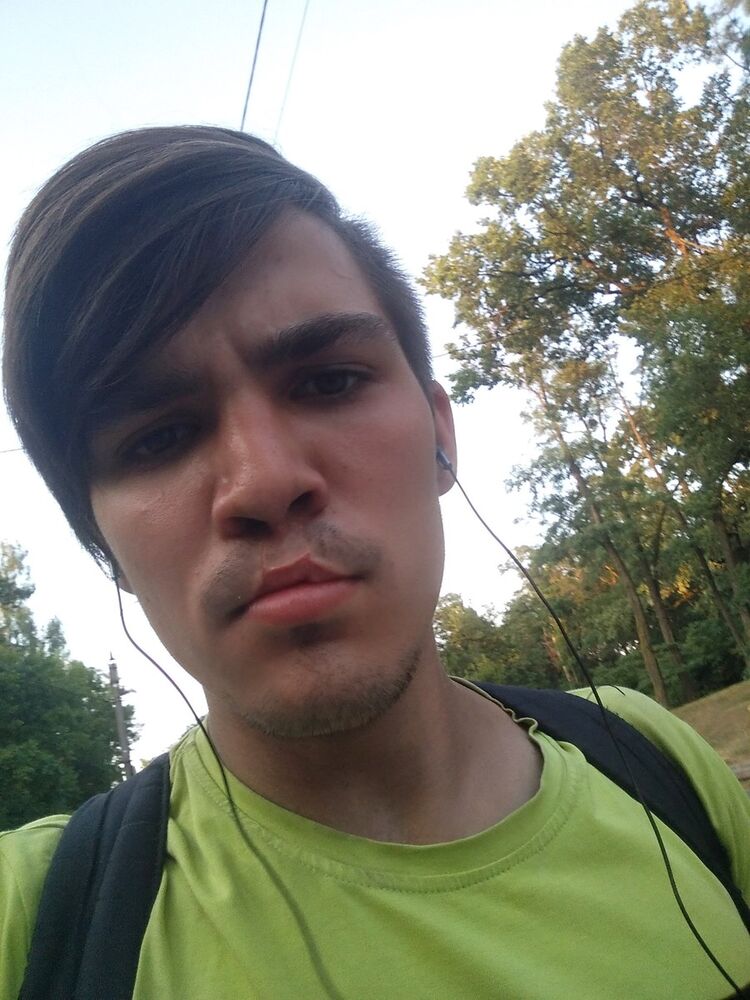  16610215  Yaroslav, 24 ,    