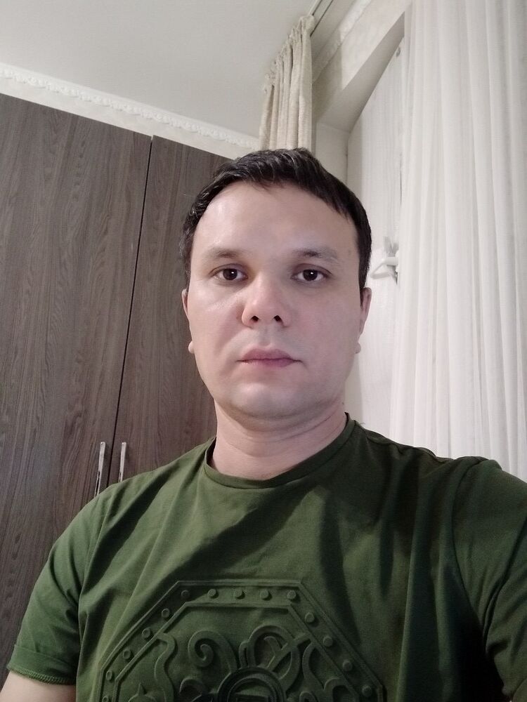  17972365  Roman, 44 ,    